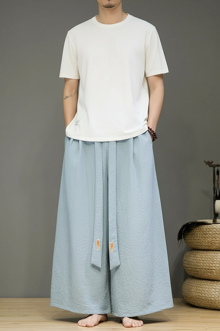 Pantalon Chinois Bleu Ciel Ample Lin Brodé Homme