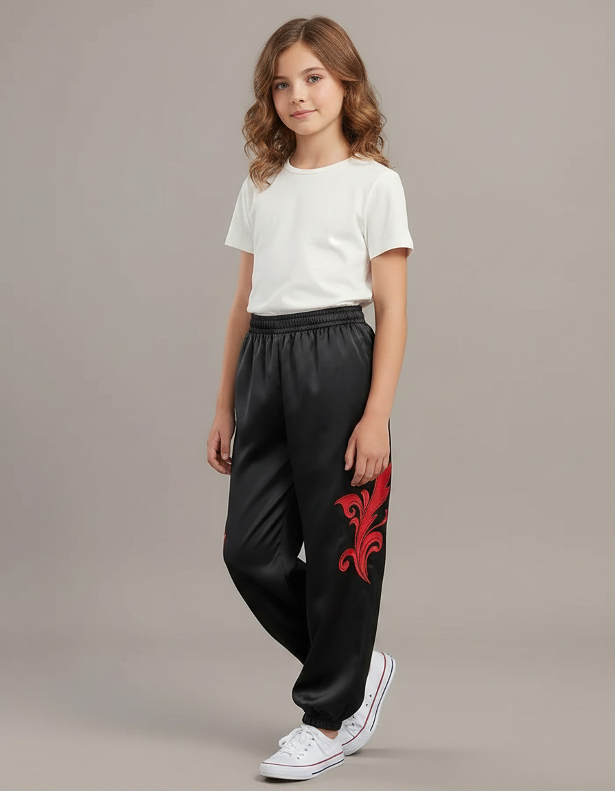 Pantalon Chinois Noir Satiné Ample Brodé Rouge